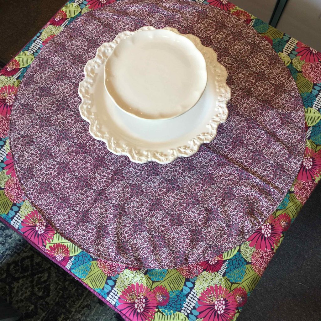 How to sew a fitted card table cloth