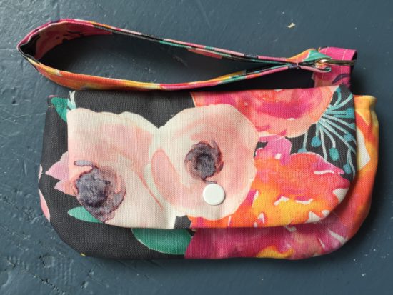 How to sew a small wristlet phone clutch with interior pocket - Sewspire