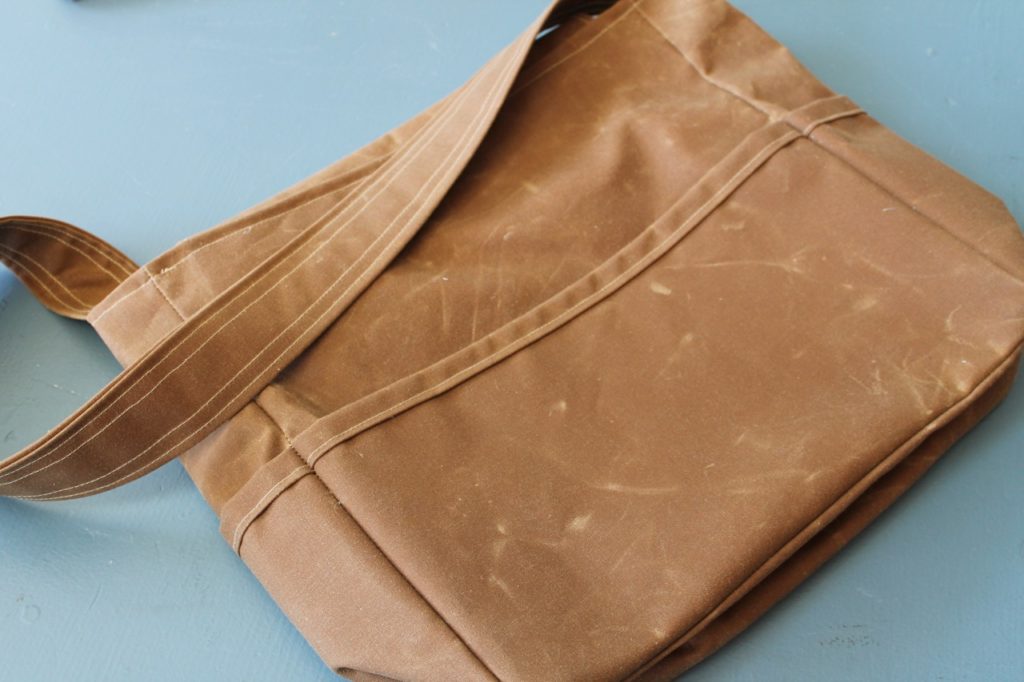 How to sew a waxed canvas messenger bag tutorial