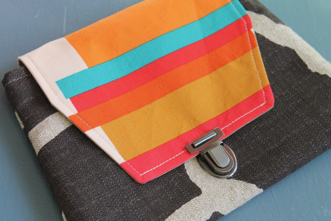How to sew a simple press lock clutch by Sewspire