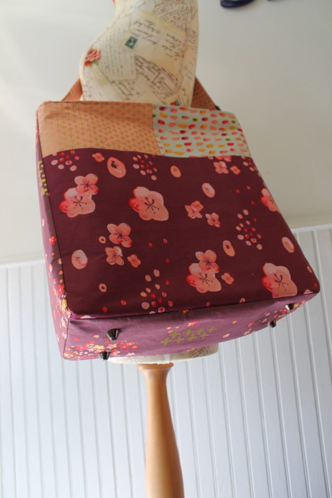 How to Sew a Stitched Chic Tote Bag with Zippered Top