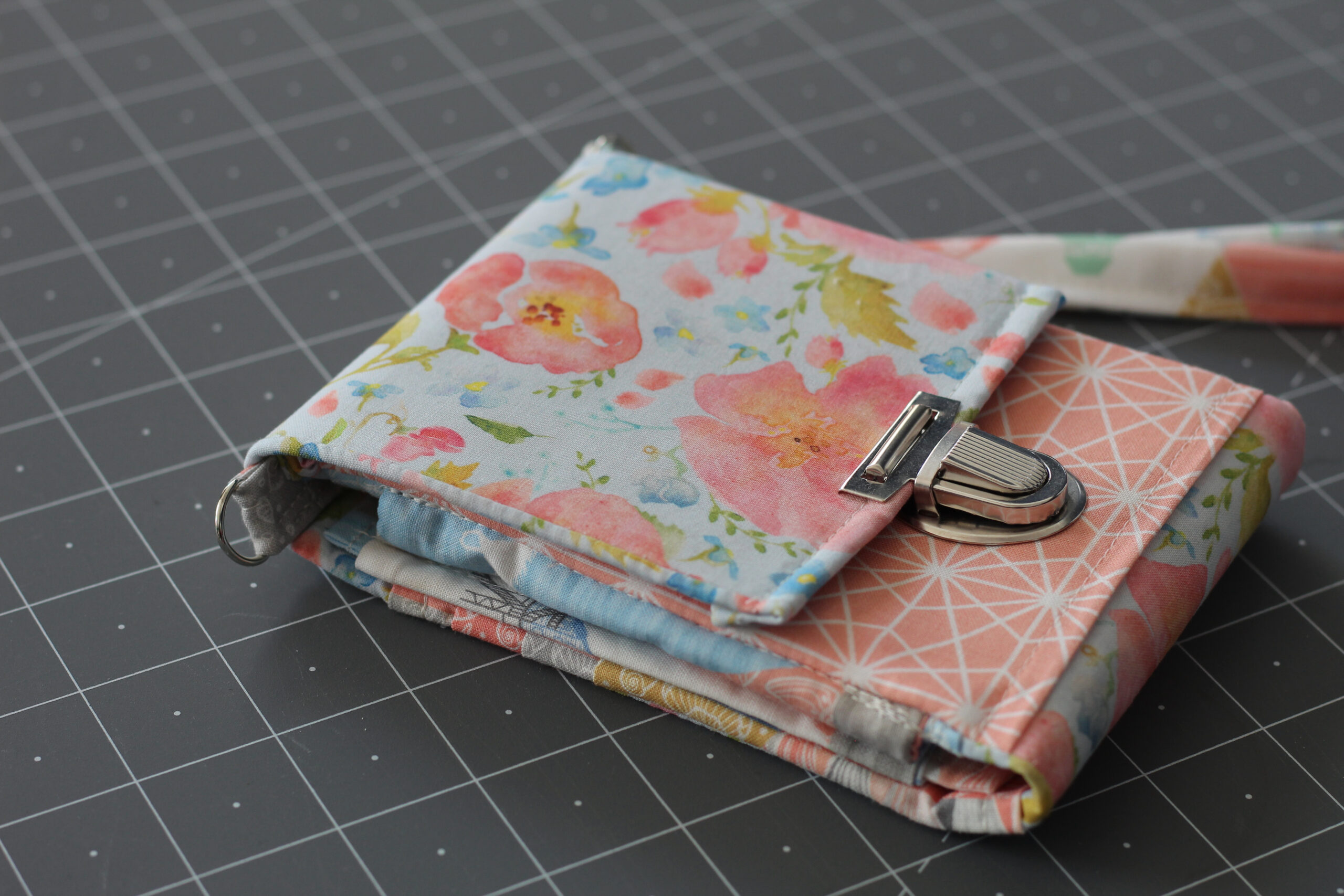 Inspiration and Tips for sewing the Tri-mazing Wallet